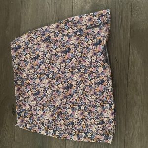 Floral mini skirt small slit